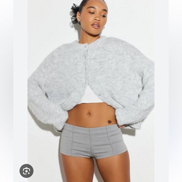 Urban Outfitters S&N Sabrina Short Grey Silence and noise Size XS NWT In Package - Picture 1 of 7